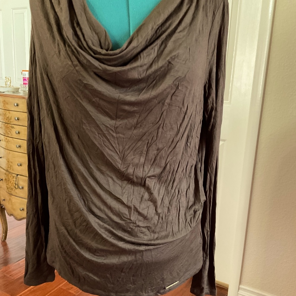 Micheal Kors large long sleeve brown top    Like new condition